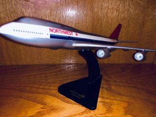 Sunday Deal • Vintage NWA 747 - 400 • Display 1/200 Scale •  6