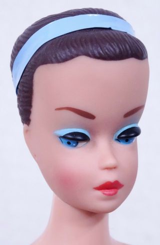 Ultra Rare Vintage High Color Fashion Queen Barbie Doll 4