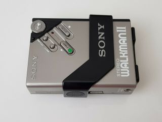 EXTREMELY RARE SONY WALKMAN PERSONAL CASSETTE PLAYER WM - 2 5