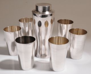 Vintage Art Deco Alpaca Silver Plated Cocktail Shaker And 6 Cups