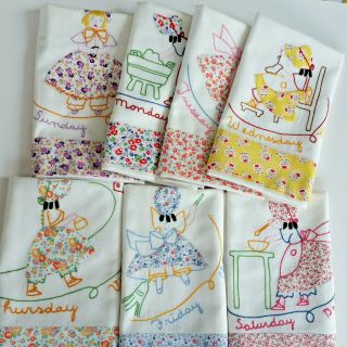 Vtg Days Of The Week Dotw 7 Embroidered Tea Towels Bonnet Girls Floral Borders