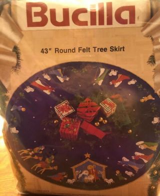 Vtg Bucilla Felt Appliqué Tree Skirt Kit.  Nativity 43”round