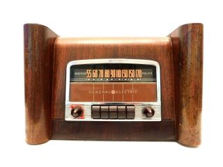 Vintage 1940s Old G.  E.  Mid Century Restored & Serviced Chrome Trim Antique Radio