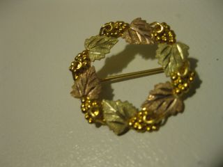 N.  Vintage Black Hills Gold Landstroms L 10k Gold Pin Brooch Grapes Leaf Leaves