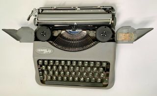 Vintage HERMES BABY Portable TYPEWRITER w/COVER - 1945 or 1955? By Paillard - 6