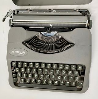 Vintage HERMES BABY Portable TYPEWRITER w/COVER - 1945 or 1955? By Paillard - 7