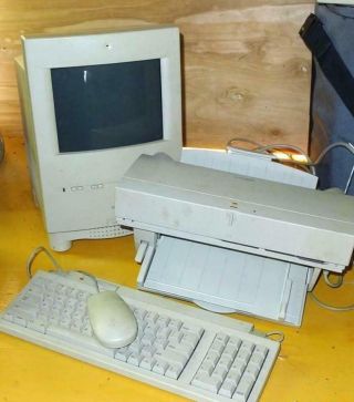 Vintage Macintosh Color Classic Computer Model M1600 W/ Printer &