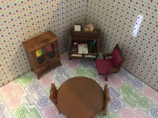 SYLVANIAN FAMILIES RARE VINTAGE ROLL TOP DESK,  BOOKCASE,  TABLE AND CHAIRS 5