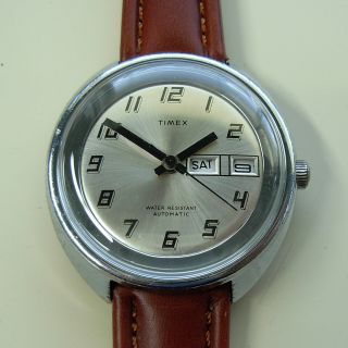 Vintage 1975 Timex Viscount Automatic Men’s Day - Date Watch - Cool Dial - France