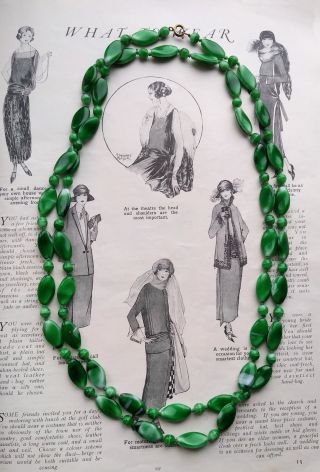 VINTAGE ART DECO CZECH GREEN APPLE POURED GLASS BEADS LONG FLAPPER NECKLACE GIFT 4