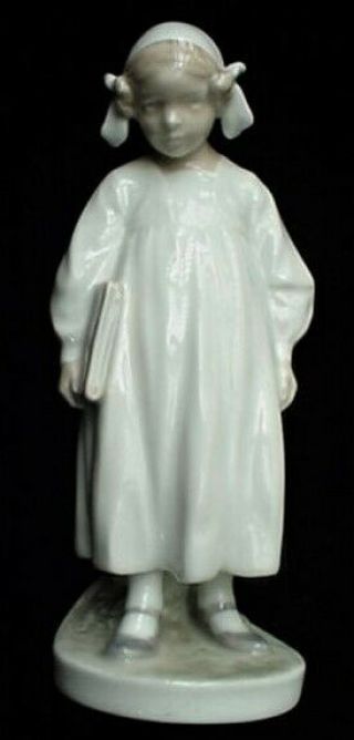 Royal Copenhagen Porcelain Figurine 922 Girl Holding Book Vintage 6 1/2 " Denmark