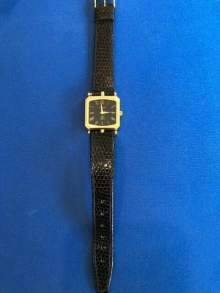 Authentic Gucci Men ' s Vintage Watch - pre - owned in very good cond battery 5