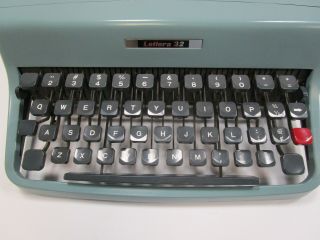 Vintage Olivetti Lettera 32 typewriter blue green retro mid century 2