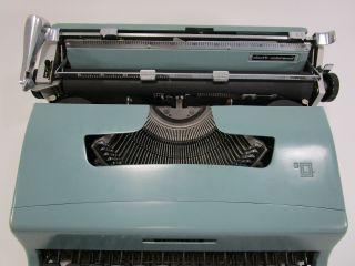 Vintage Olivetti Lettera 32 typewriter blue green retro mid century 3