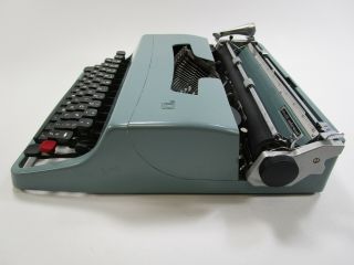 Vintage Olivetti Lettera 32 typewriter blue green retro mid century 4