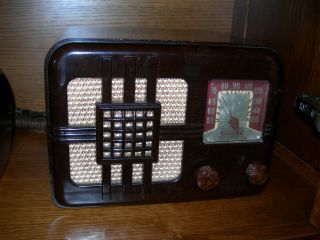 Vintage 1946 Bakelite Knight Radio Model 83 - 275 - Owner