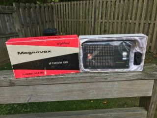 Vintage Magnavox Am - 85 Portable Am Transistor Radio With Box