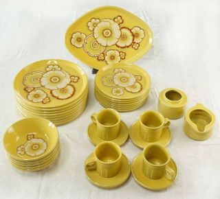 Vintage Noritake Gaiety Dinnerware Tea Set 31 Piece Yellow Mid Century 8318