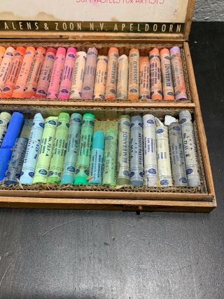 Vintage Rembrandt Soft Pastels by Talens,  Made in Holland 60 Piece Box 4