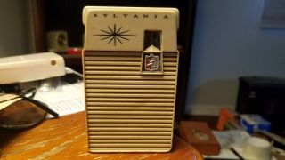 Vintage Transistor Sylvania 6p08 6 Transistor Radio