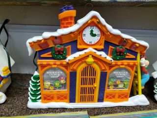 VTG Mr.  Christmas Mickey ' s Clock Shop Lighted Musical Animated 1993 21 SONGS 5