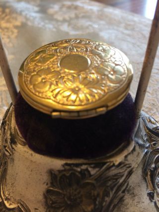 Antique Victorian Locket.  14k Gold Filled Large 1” STUNNING 5