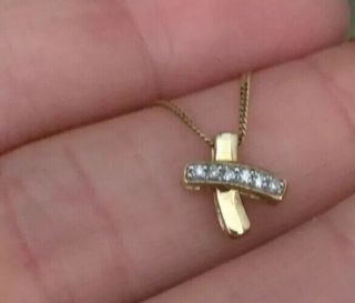 Vintage Jewellery pretty 9 carat gold & diamonds cross pendant & 9 ct chain 2