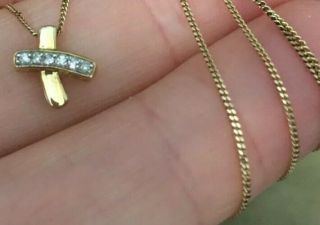 Vintage Jewellery pretty 9 carat gold & diamonds cross pendant & 9 ct chain 6
