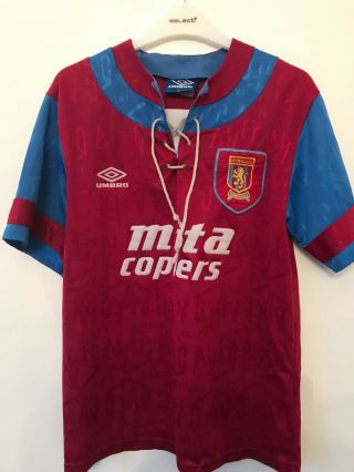 Aston Villa Vintage Football Shirt 1992/93 Size Medium.