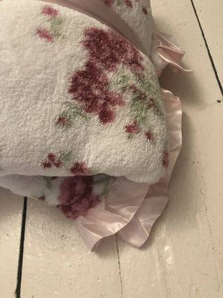 Simply Shabby Chic Cottage Satin Trim Bed Blanket Floral KING Retired 2 Ply Rare 6