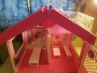Vintage Barbie Fold N Fun House Turns into Carry Case Mattel w/Furniture 1992 2
