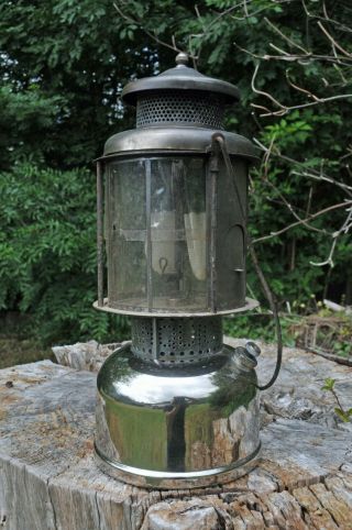 Vintage Coleman Lantern With Mica Shade