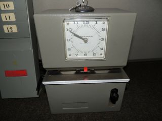 Vintage Lathem Time Recorder Time Clock and Time Card Holder w/ Keys 2
