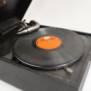 HMV Vintage Portable Wind up Gramophone in Hard Case 706 2