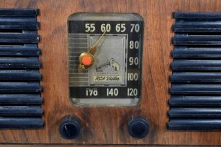 Vintage 1940’s RCA Victor Model 55X Tube Radio - 2