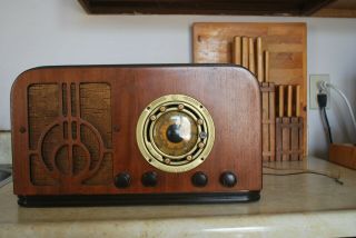 Vintage Canadian General Electric Am/shortwave Tube Radio