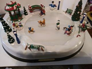 Vintage 1996 Mr Christmas MICKEY ' S HOLIDAY SKATERS Moving & Musical 50 SONGS 3
