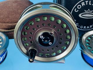 Cortland C - G Graphite Vintage Fly Fishing Reel With Extra Spools In Case 2