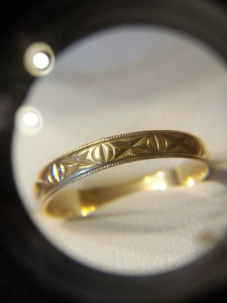 VINTAGE SOLID 14K YELLOW GOLD MEN ' S CARVED WEDDING BAND RING (765) 3