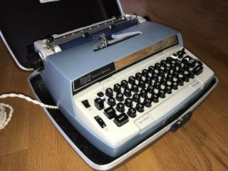 Vintage Electric Smith Corona Electra 210 Automatic Typewriter With Case & Key