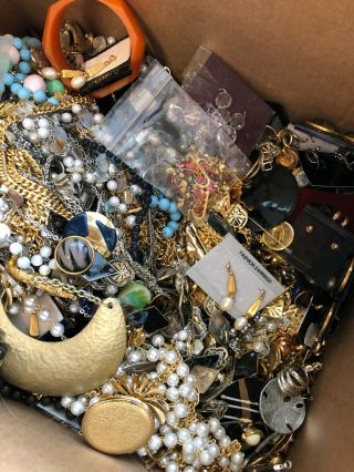 20 Pounds Of Vintage Jewelry For Resale,  Up - Cycling