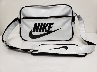 Nike Vintage Fitness Bag White & Black Messenger Gym Bag Rare