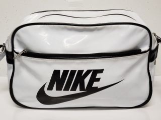 NIKE Vintage Fitness Bag White & Black Messenger Gym Bag Rare 2