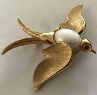 Vtg Trifari Gold Tone,  White Faux,  Red Rhinestone Bird Pin