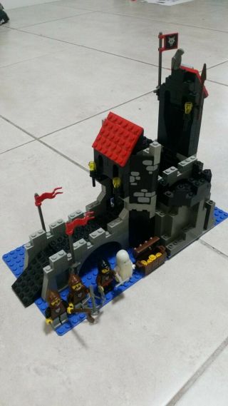 Lego Vintage Castle - Wolfpack Tower Castle 6075 - 100 Complete