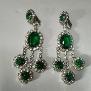 Vintage Chandelier Emerald Green Crystal Prong Set Clip Earrings.
