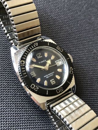 Vintage Mens Watch Timex Divers Style 80feet Mid Size Rotating Bezel