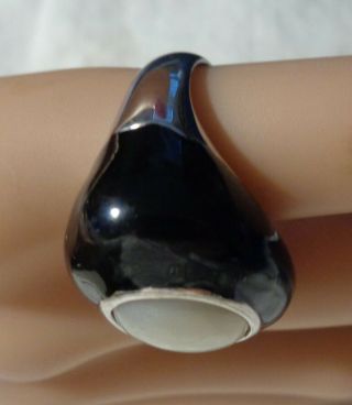 ITALIAN PK STERLING RING W,  BLACK ONYX AND MOP INLAY IN STERLING S - 8 2