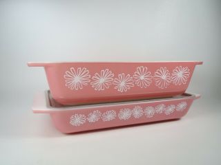 Vtg Pyrex Pink Daisy Casserole Dishes 575 - B 548 - B W/ Metal Lid 550 Collectible