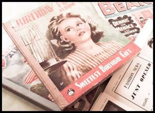Retro Vintage Nostalgic Memorabilia Memory Box Gift 30s 40s 50s 60s 70s 80s 90s 7